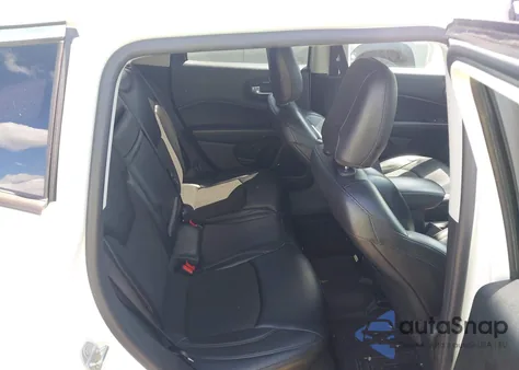 2018 Jeep Compass Latitude 4X4 из США, поврежденный, VIN 3C4NJDBBXJT433872